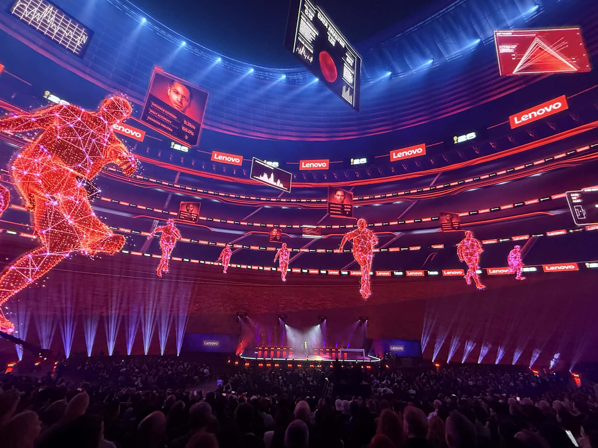 IA, casting 5 étoiles, Gwen Stefani : Lenovo a-t-il fait mieux que Delta Air Lines au CES dans la Sphère de Las Vegas ?